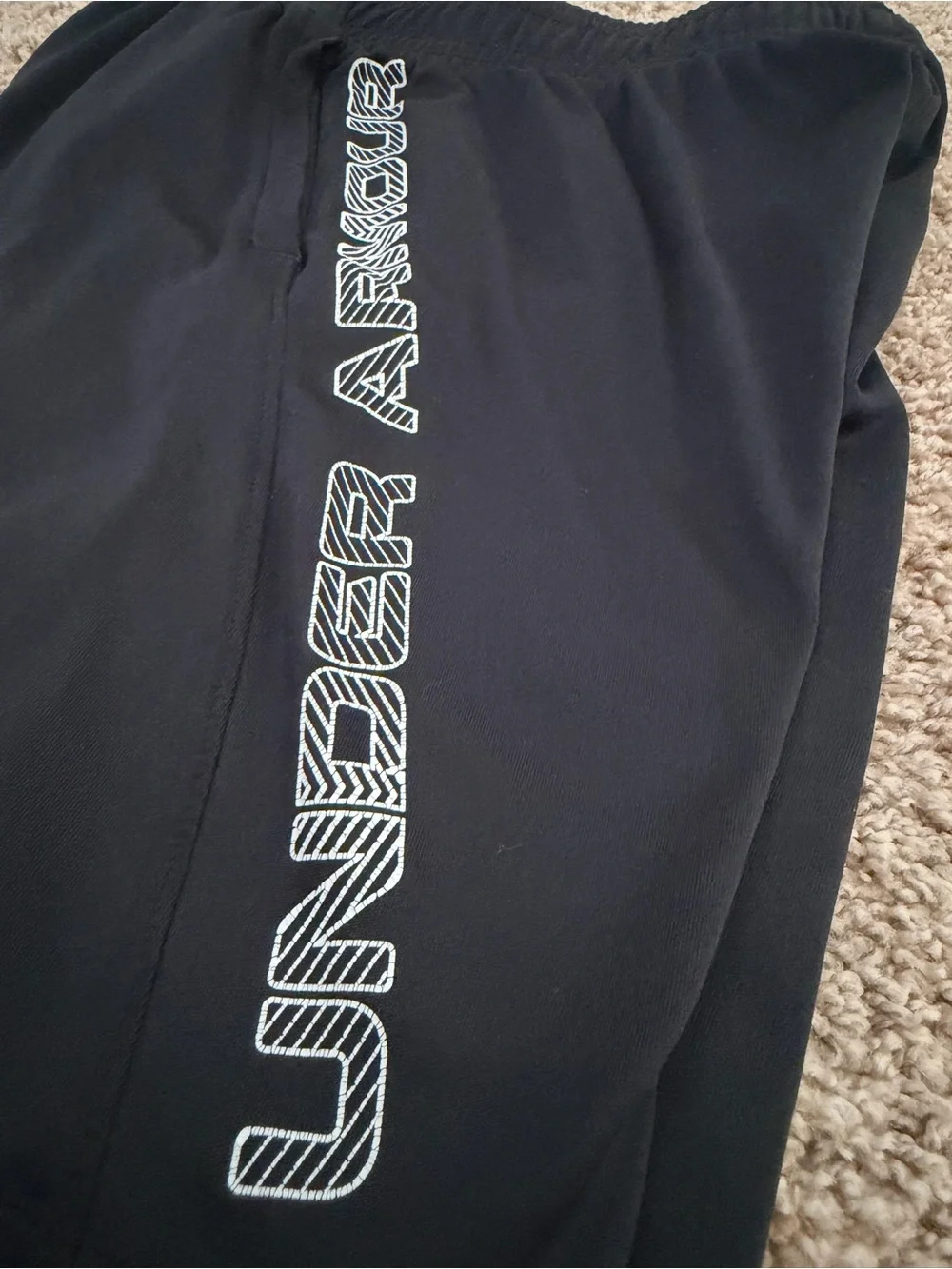 Under Armour Boys HeatGear Loose Fit Athletic Shorts Black Graphic Youth YXS